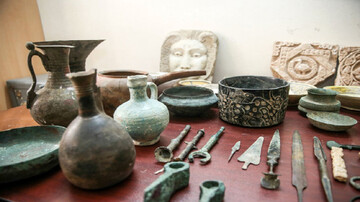 کشف اشیای تاریخی هزاره دوم قبل از میلاد در سنندج