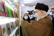 رهبر انقلاب اسلامی از نمایشگاه کتاب بازدید کردند
